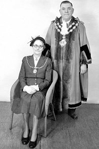 James and Sarah Wellings, Mayor and Mayoress of Bilston, 1950-51